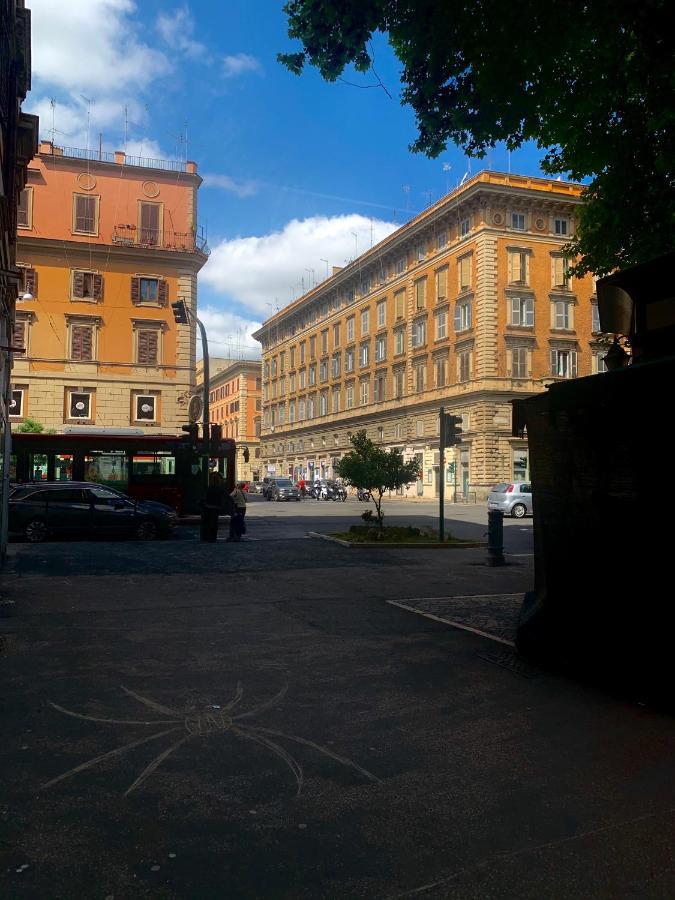 Vt Vatican'S Apartment Рим Екстер'єр фото